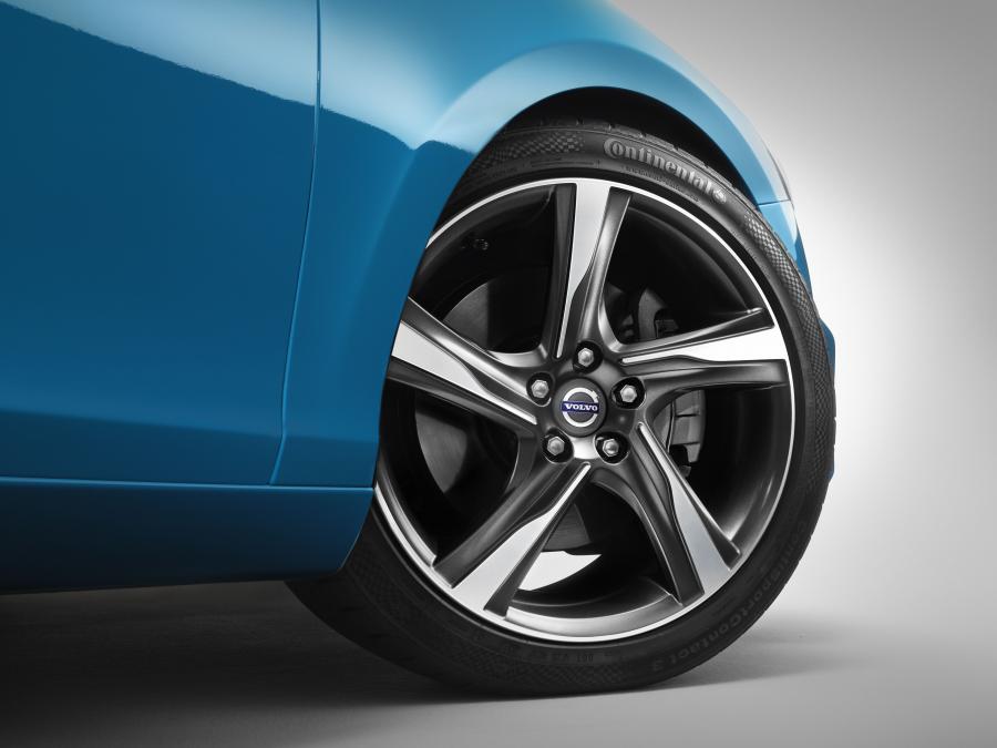  Volvo V40 R-Design 2012 года  (фото 8 из 15)
